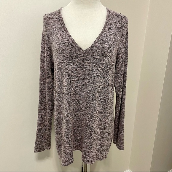 American Eagle Outfitters Tops - American Eagle Outfitters V-Neck Long Sleeve Top - Heathered Purple Size L